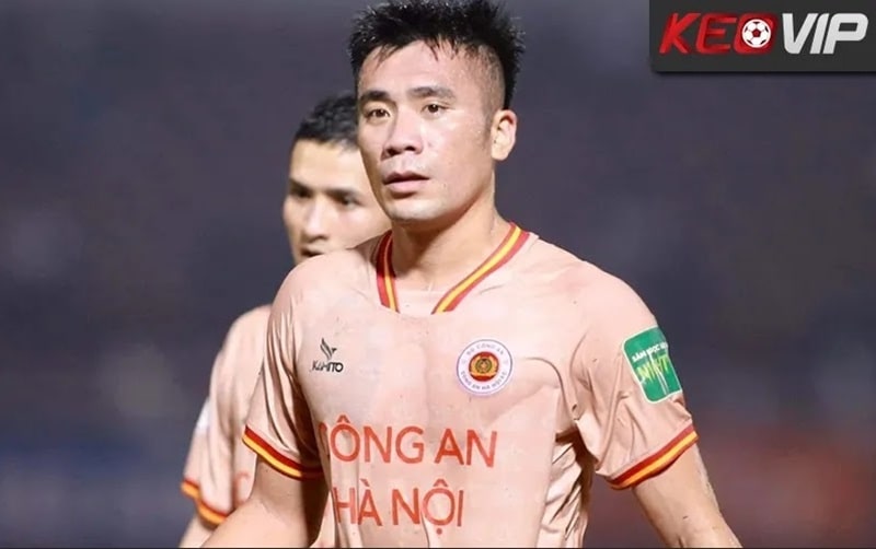 Trung vệ Tiến Dụng tại Công an Hà Nội ở V.League 2023